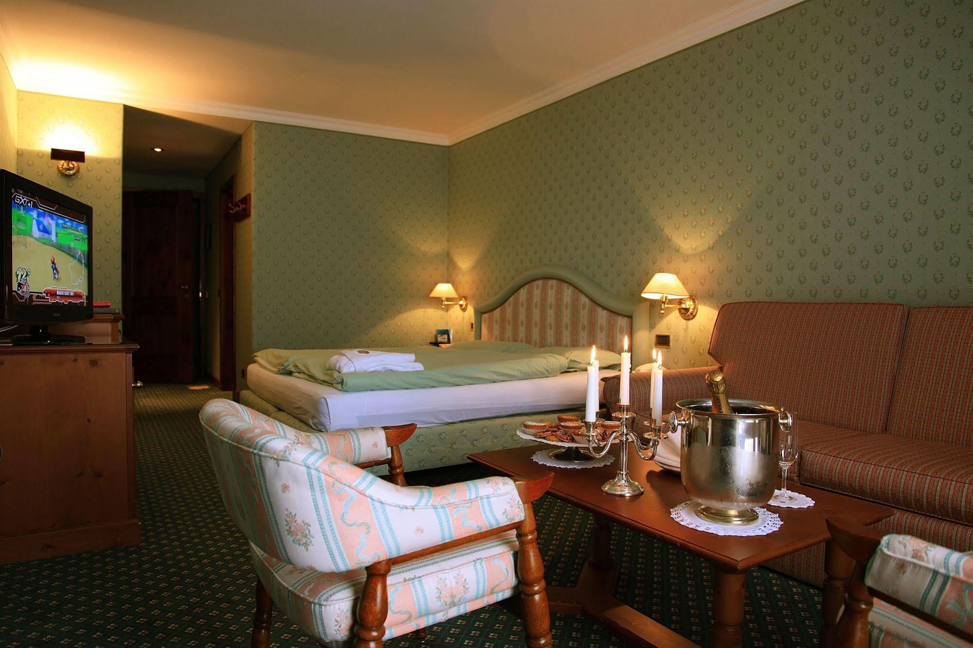 Hotel Sochers Club Сельва-ди-Валь-Гардена Экстерьер фото
